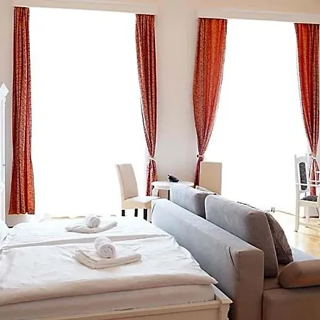 U Zlateho Jelena Hotel Praga