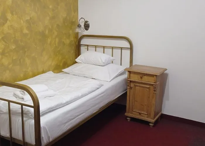 U Zlateho Jelena Hotel