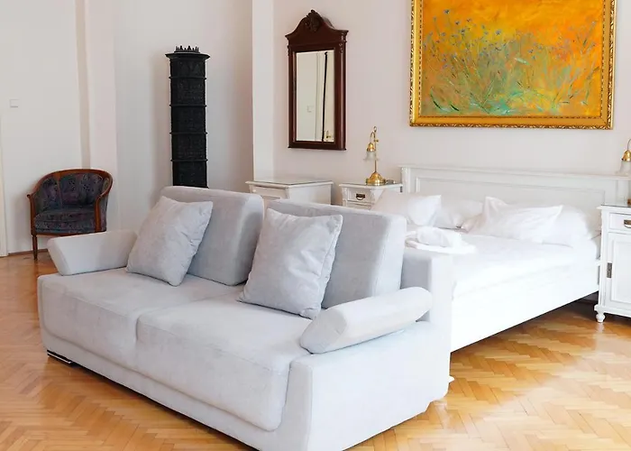 Hotel U Zlateho Jelena 4*