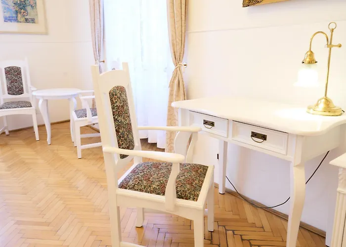 Hotel U Zlateho Jelena 4*
