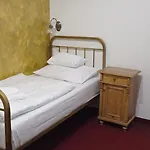 U Zlateho Jelena Hotel