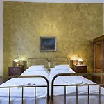U Zlateho Jelena 4* Prague