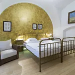 Hotel U Zlateho Jelena