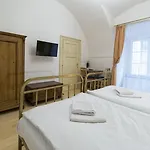 U Zlateho Jelena Hotel