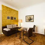 U Zlateho Jelena Hotel 4*