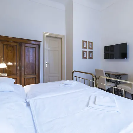 Hotel U Zlateho Jelena Praga