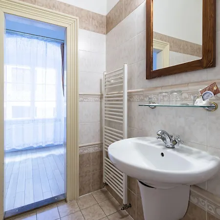 U Zlateho Jelena Hotel