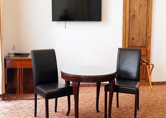 Hotel U Zlateho Jelena